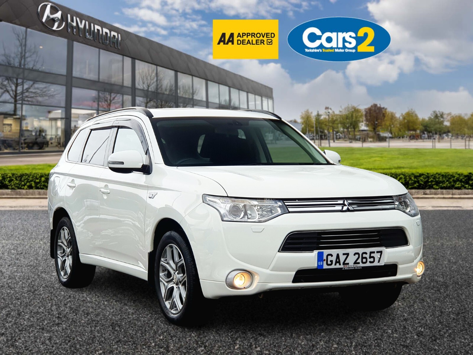 Main listing image - Mitsubishi Outlander