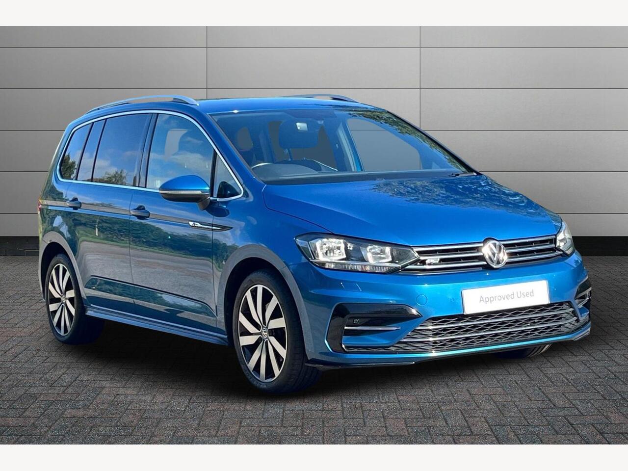 Main listing image - Volkswagen Touran