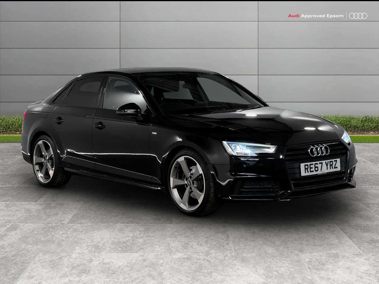 Main listing image - Audi A4