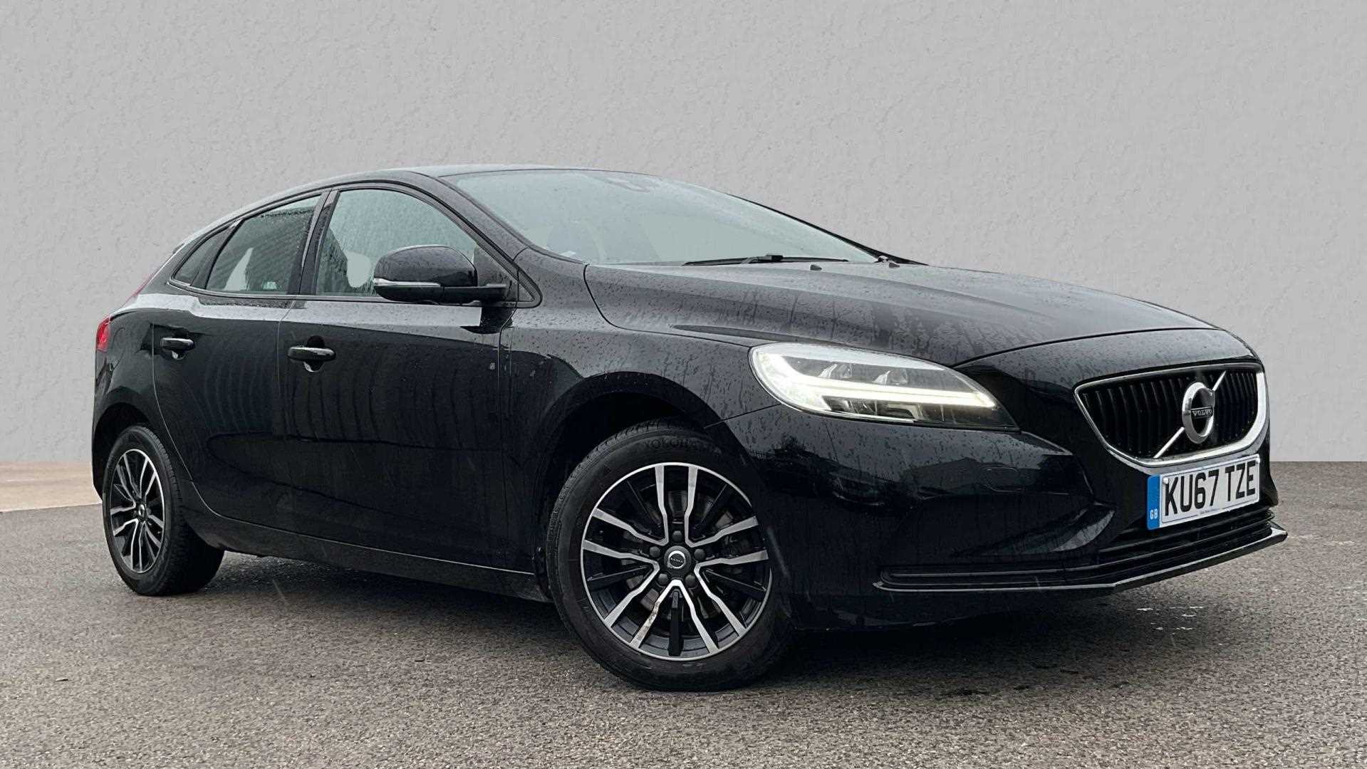 Main listing image - Volvo V40