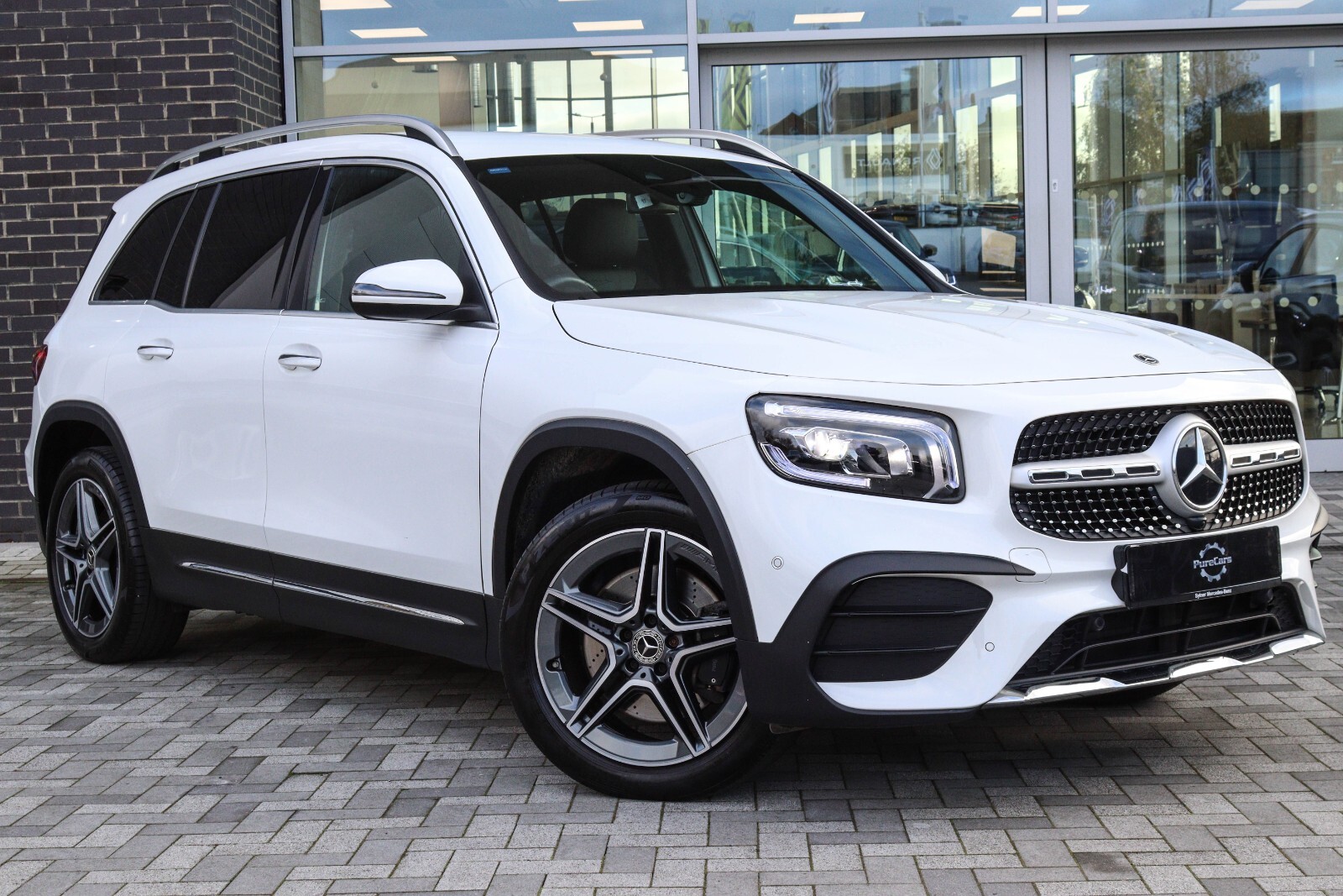 Main listing image - Mercedes-Benz GLB