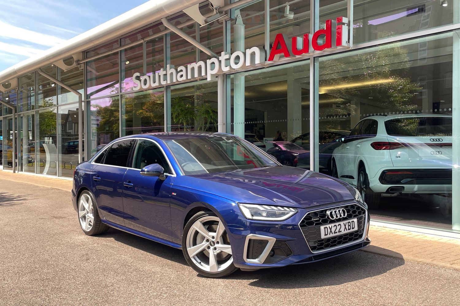 Main listing image - Audi A4