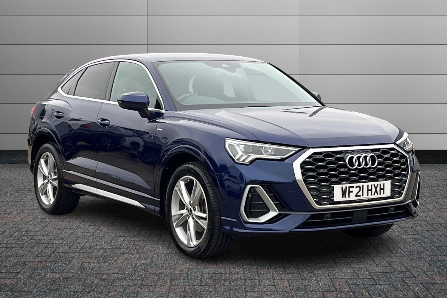 Main listing image - Audi Q3