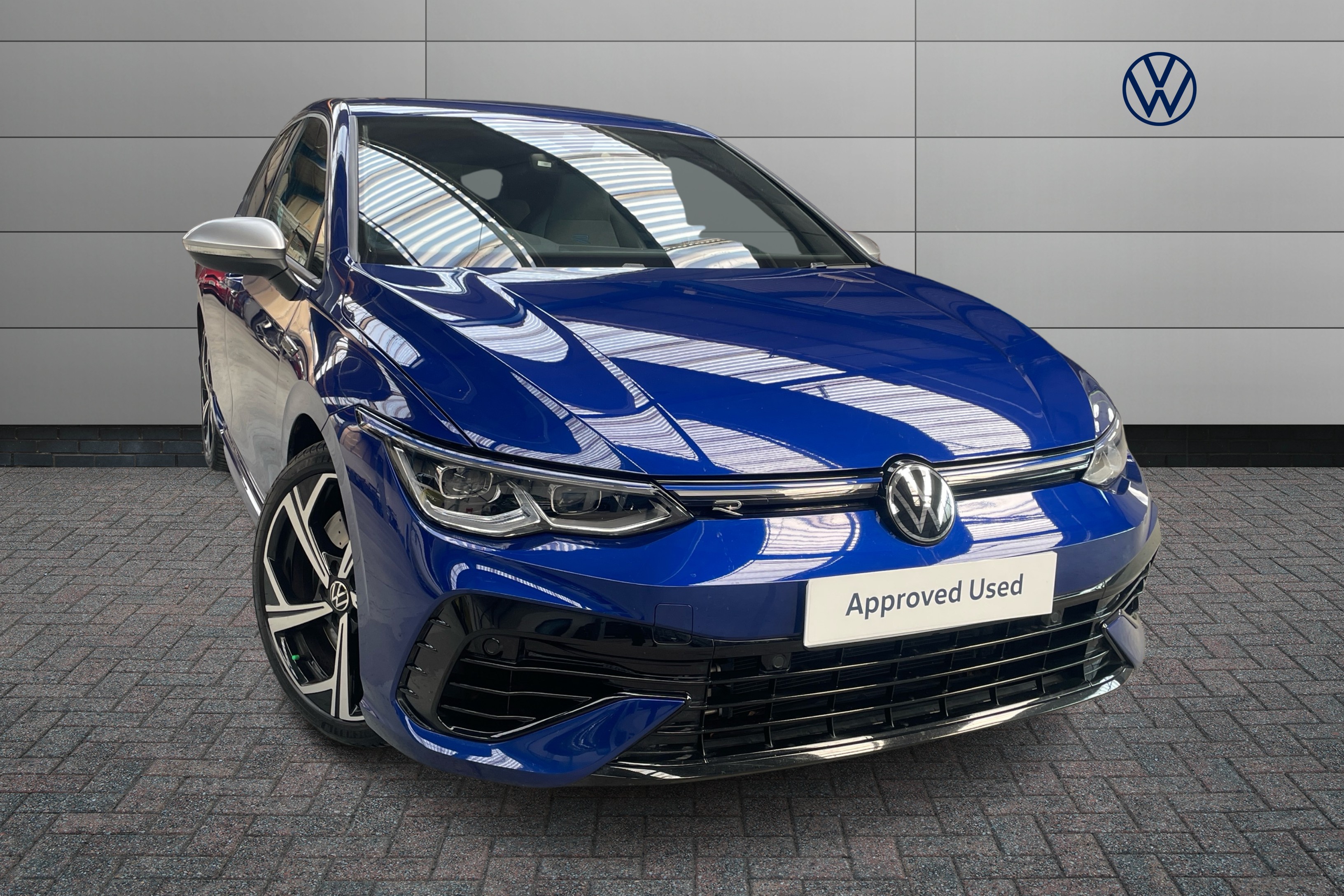Main listing image - Volkswagen Golf R