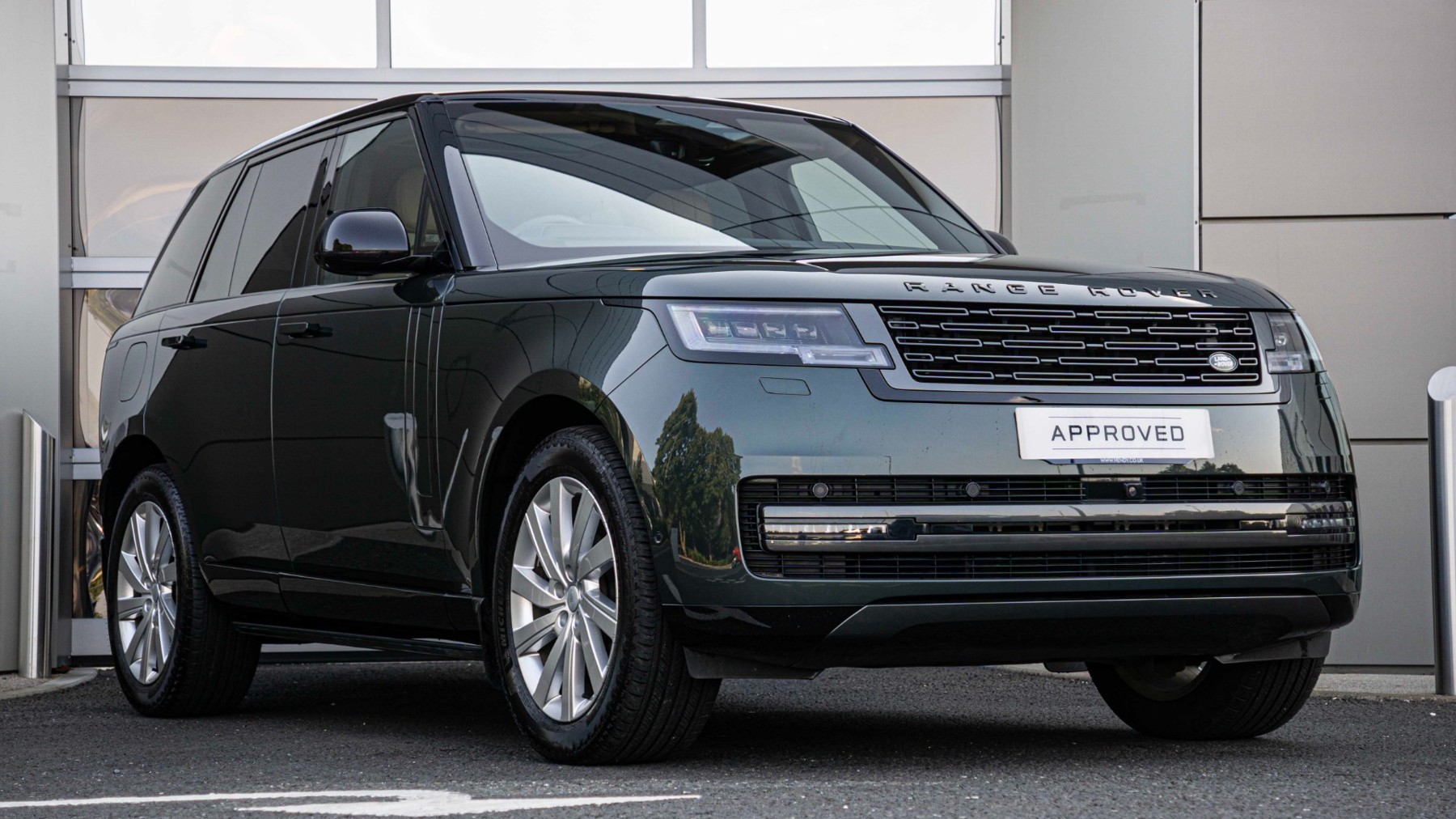 Main listing image - Land Rover Range Rover