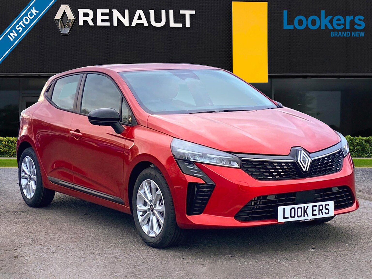 Main listing image - Renault Clio