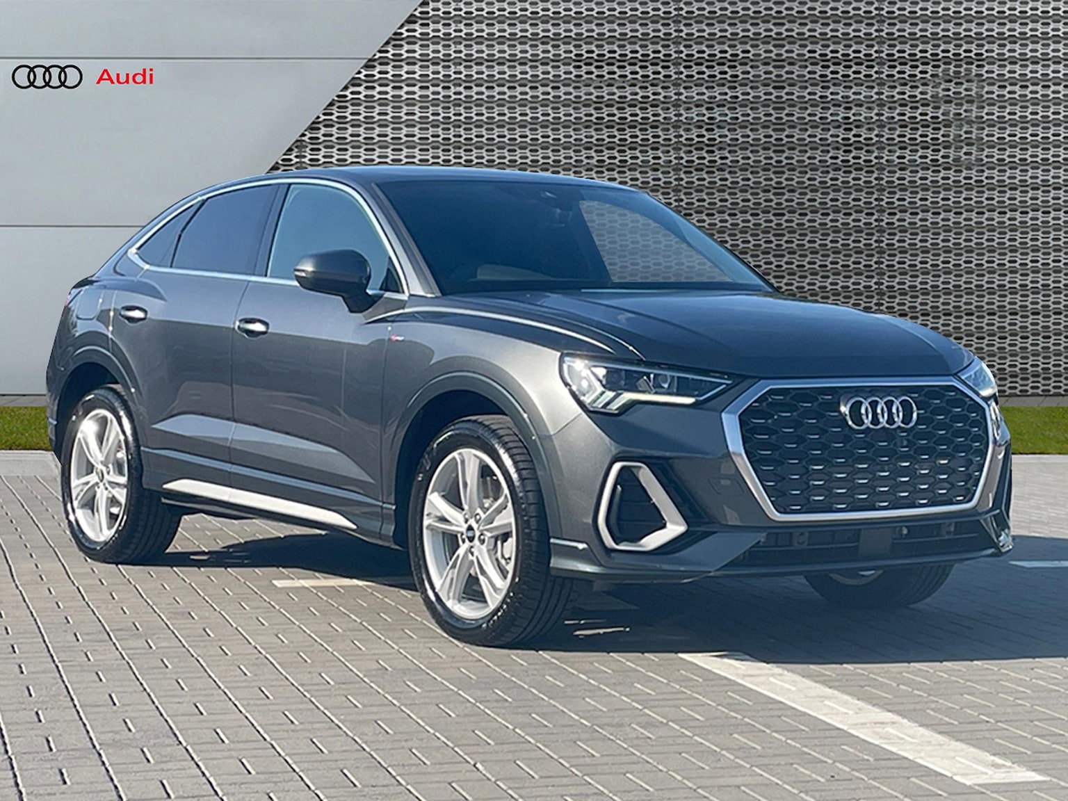 Main listing image - Audi Q3