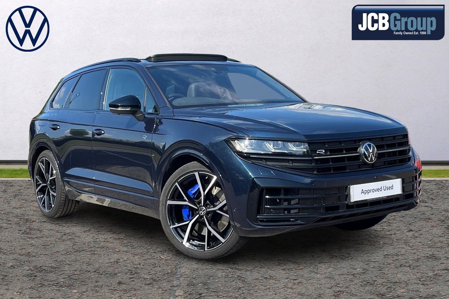 Main listing image - Volkswagen Touareg