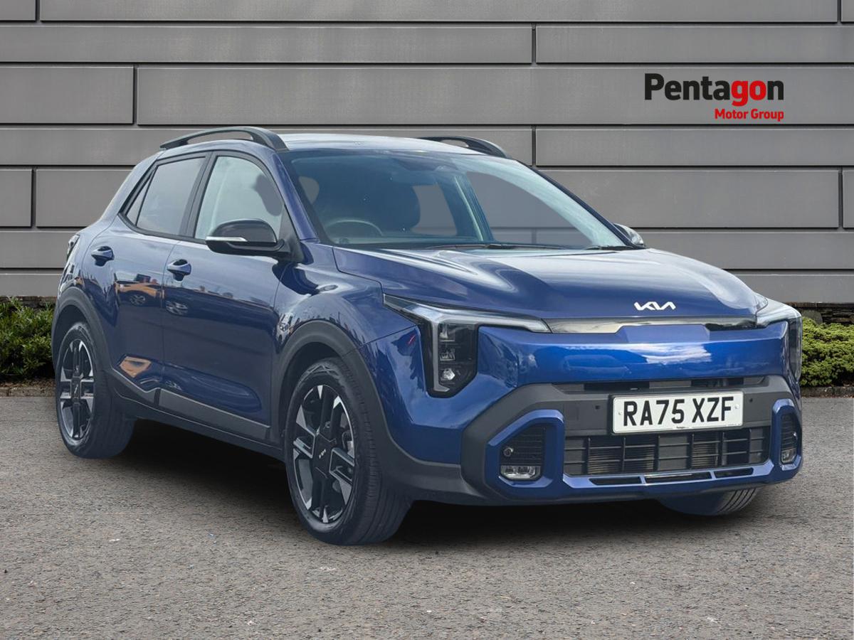 Main listing image - Kia Stonic