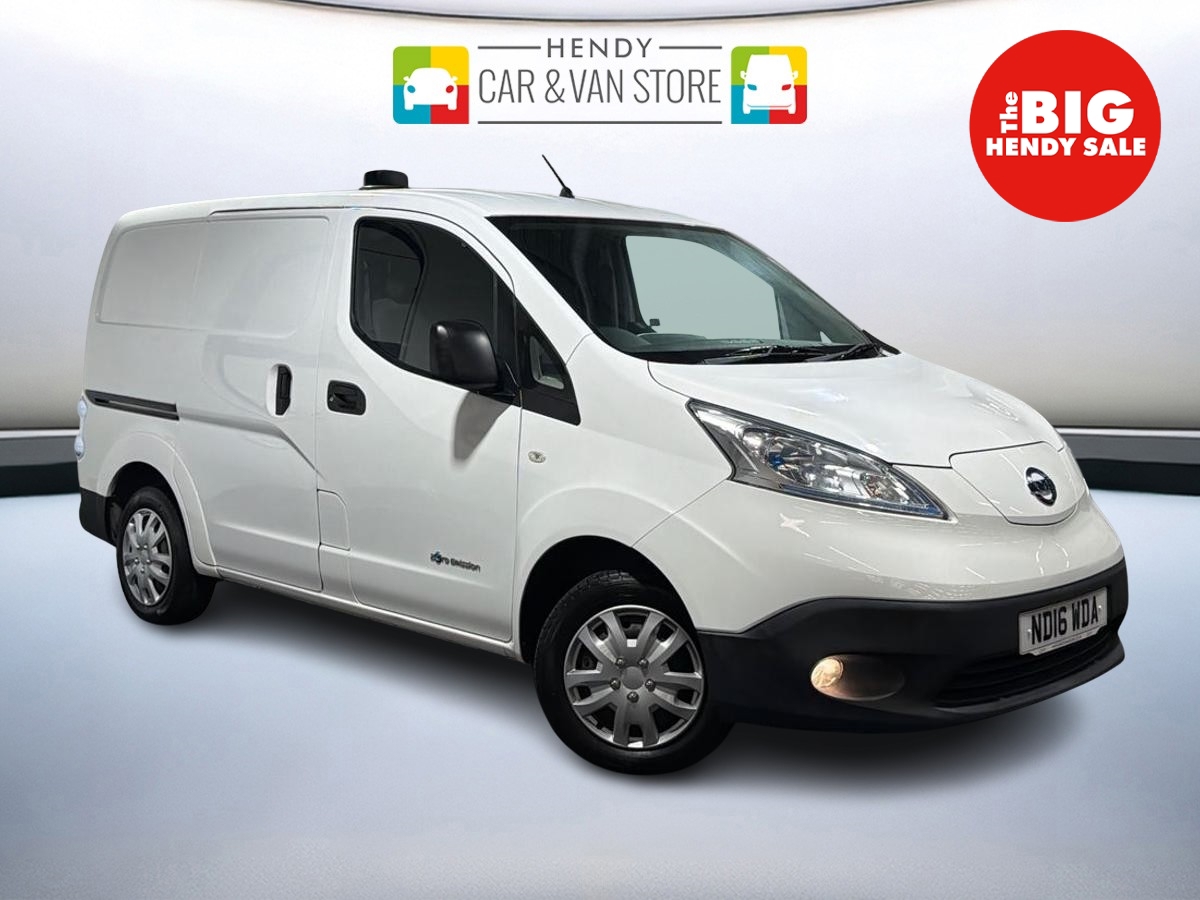 Main listing image - Nissan e-NV200
