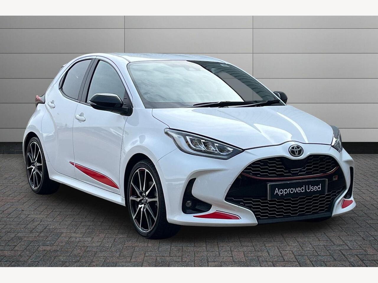 Main listing image - Toyota Yaris