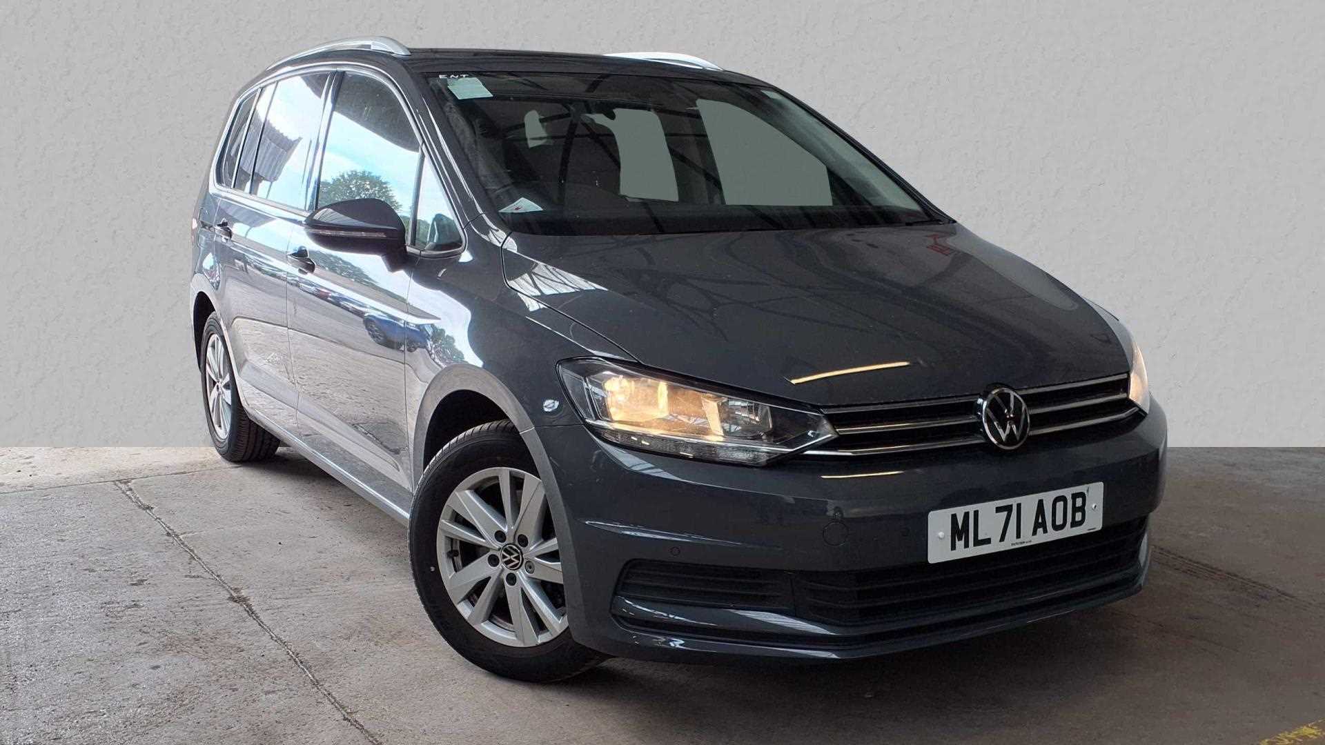 Main listing image - Volkswagen Touran