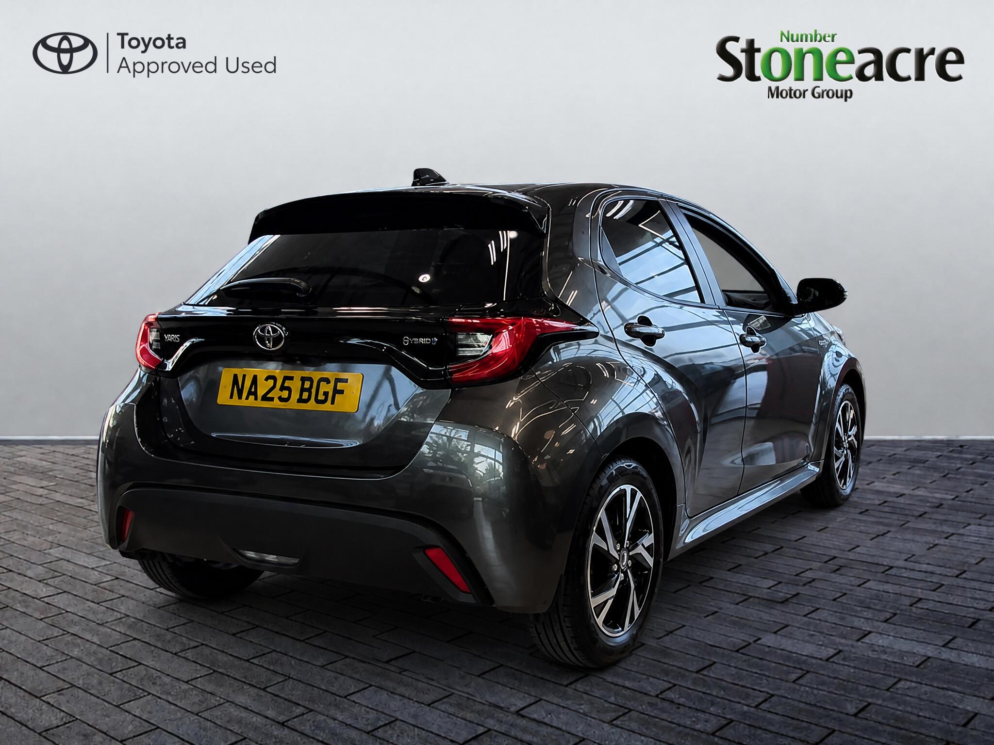 Main listing image - Toyota Yaris Cross