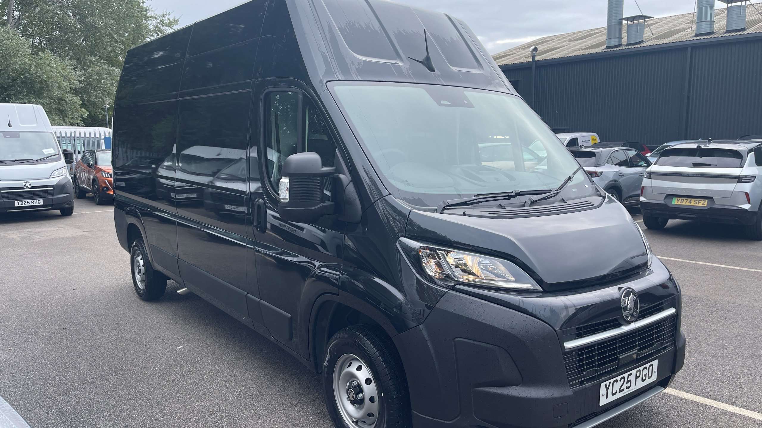 Main listing image - Vauxhall Movano