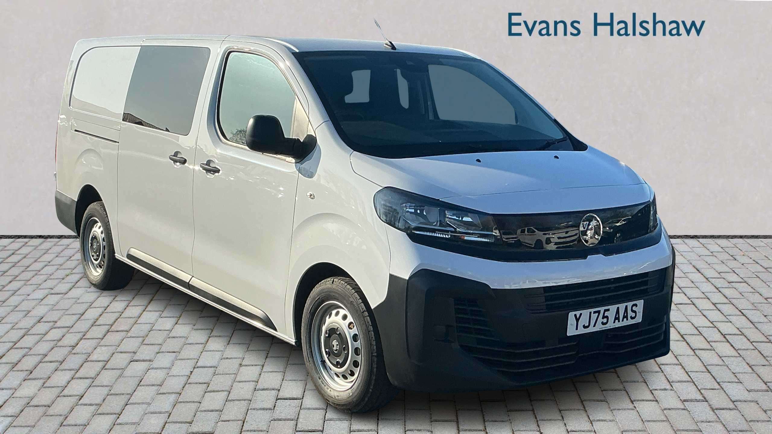 Main listing image - Vauxhall Vivaro