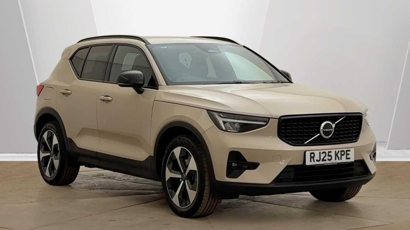 Main listing image - Volvo XC40