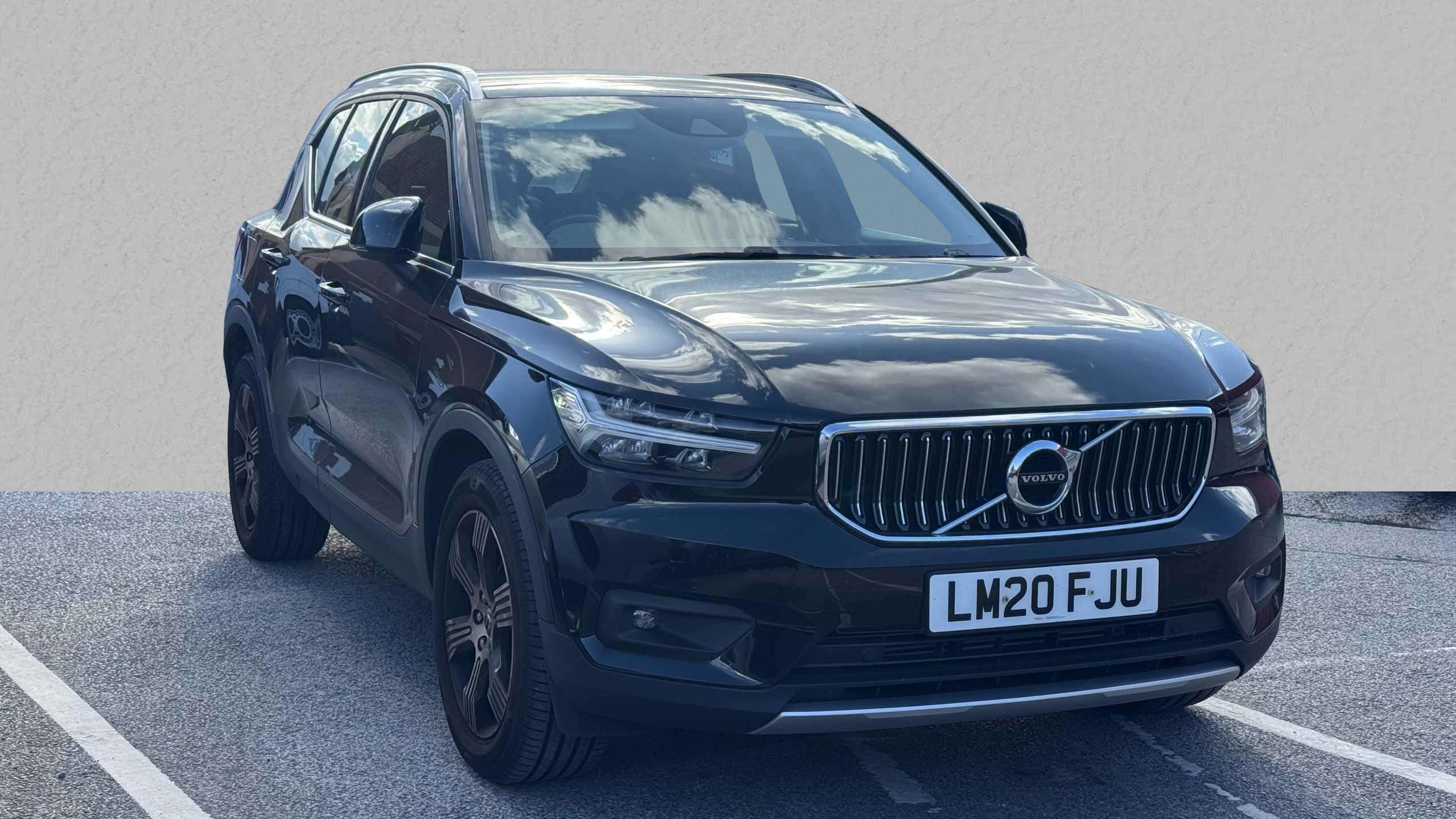 Main listing image - Volvo XC40