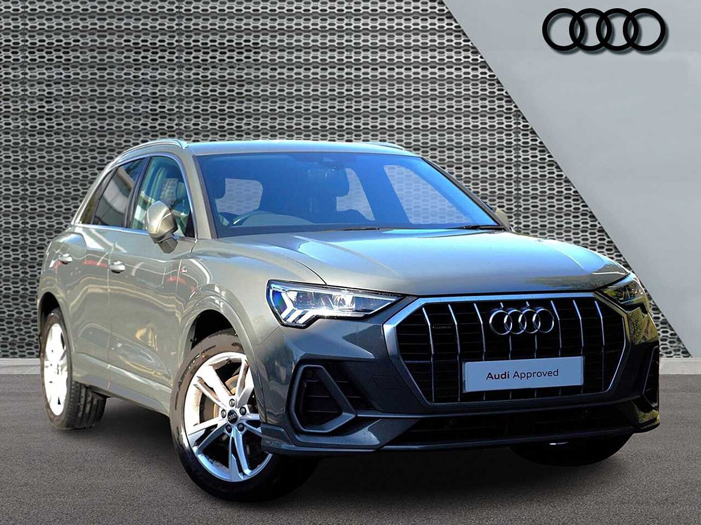 Main listing image - Audi Q3