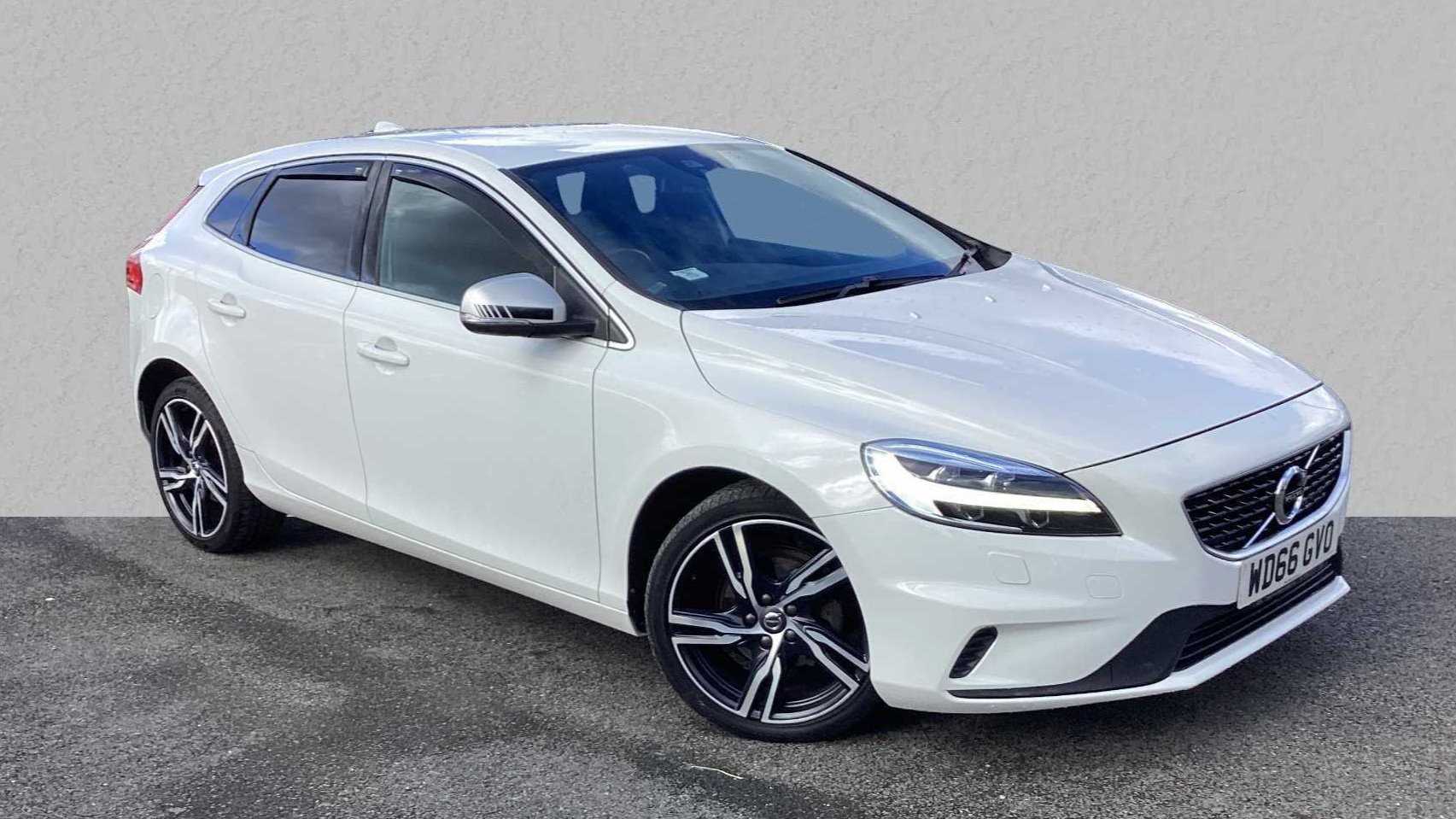 Main listing image - Volvo V40