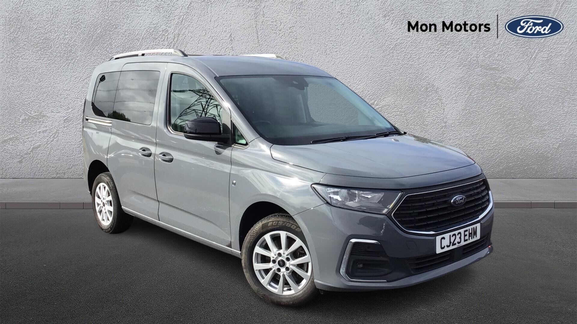 Main listing image - Ford Tourneo Connect