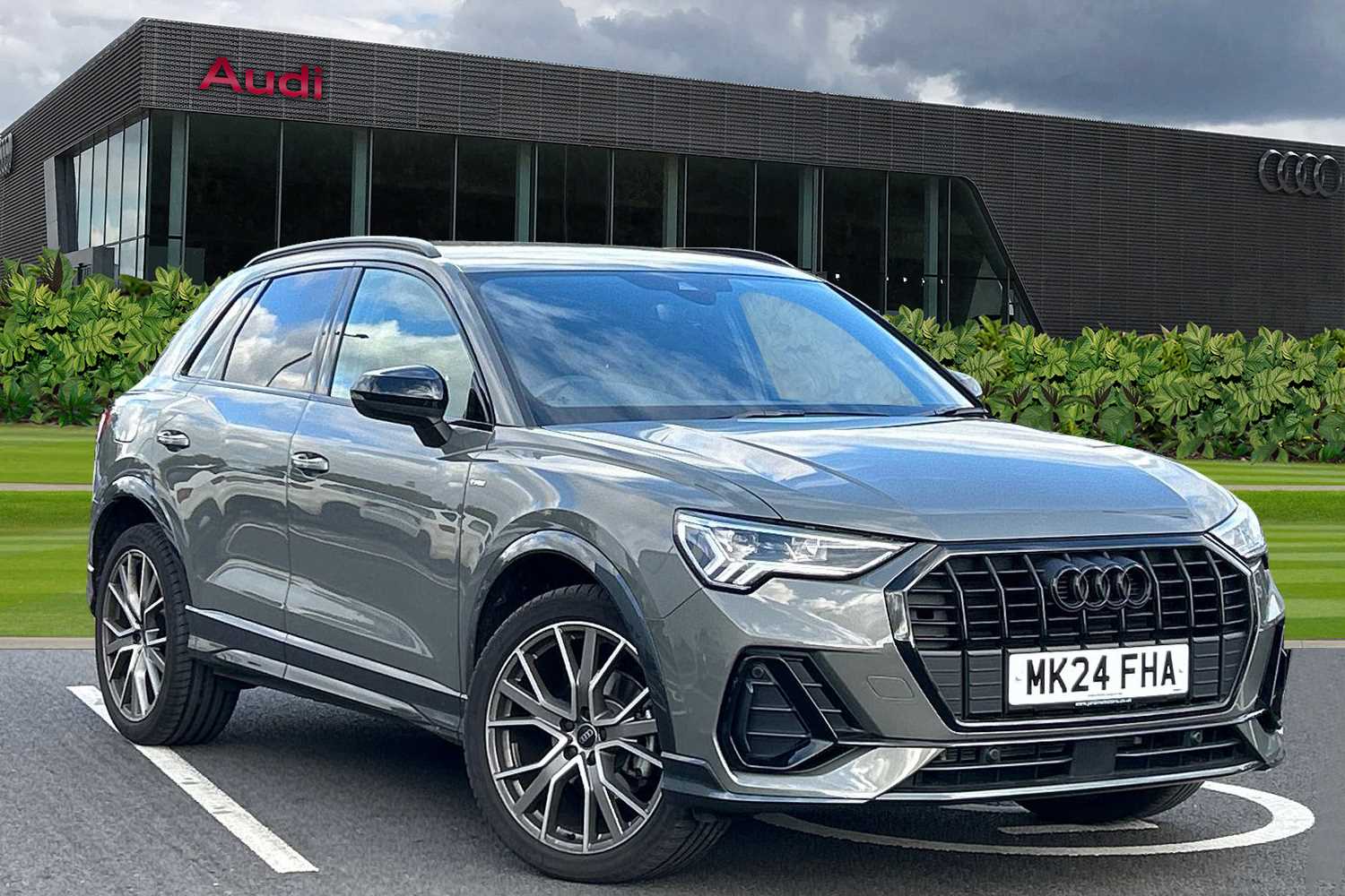 Main listing image - Audi Q3