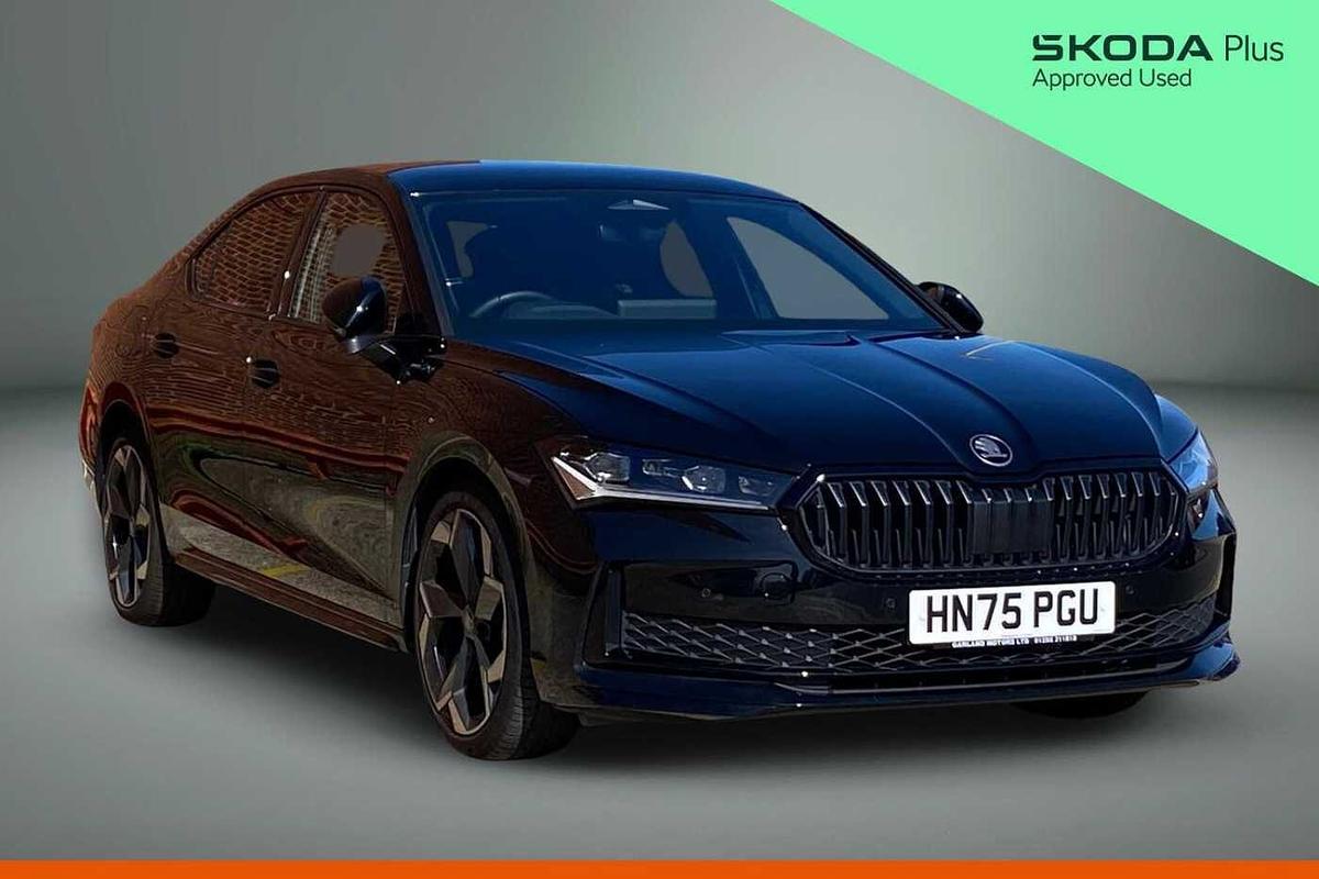 Main listing image - Skoda Superb