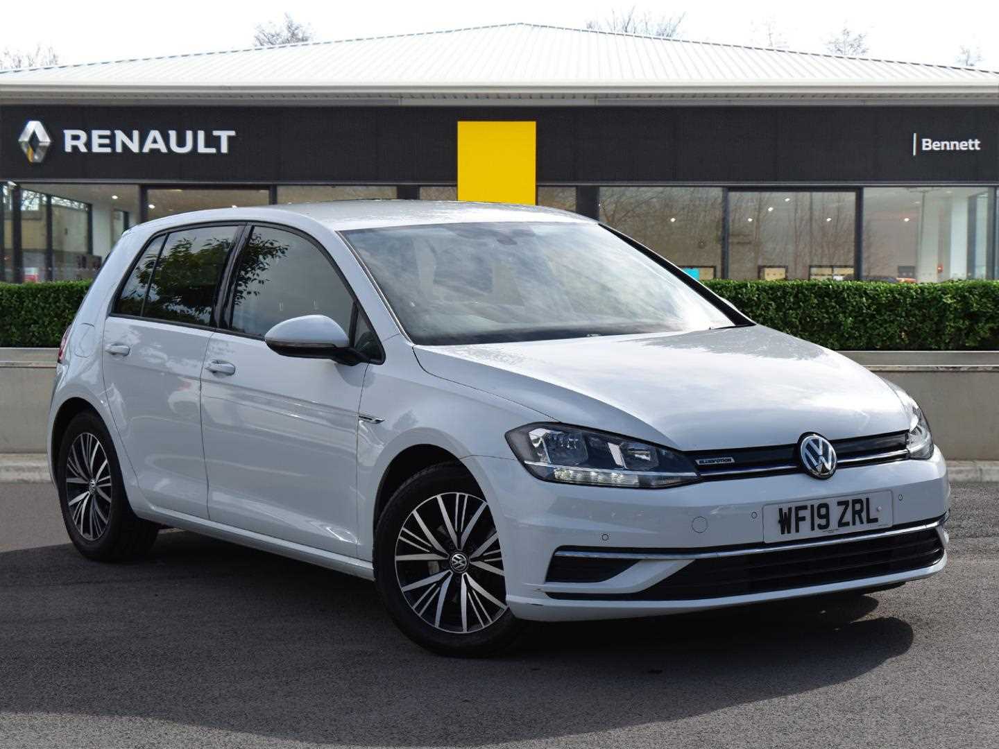 Main listing image - Volkswagen Golf