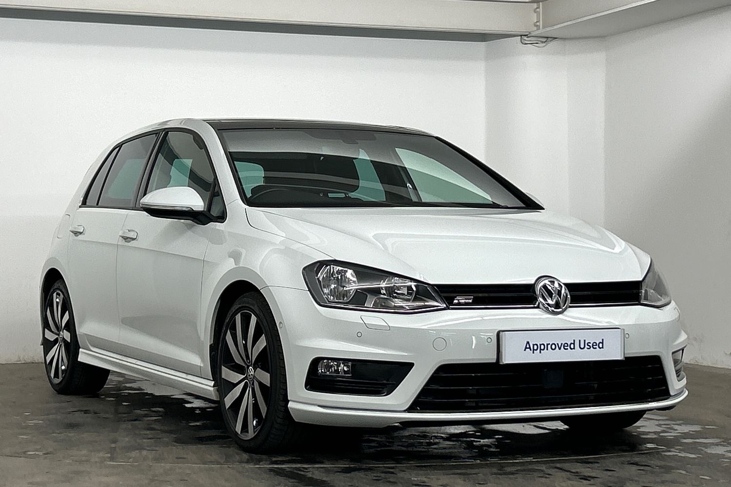 Main listing image - Volkswagen Golf