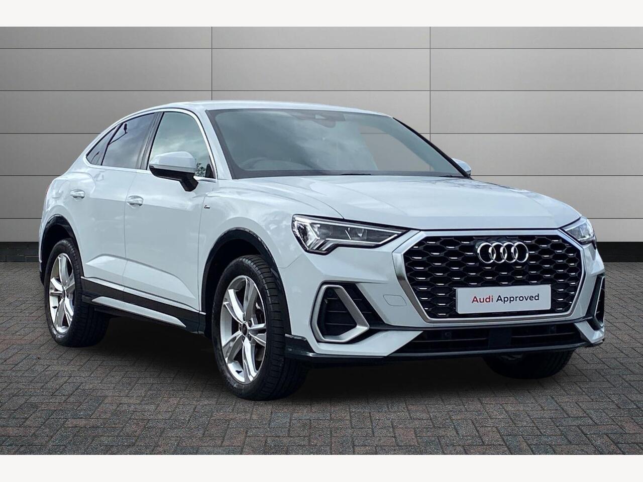 Main listing image - Audi Q3