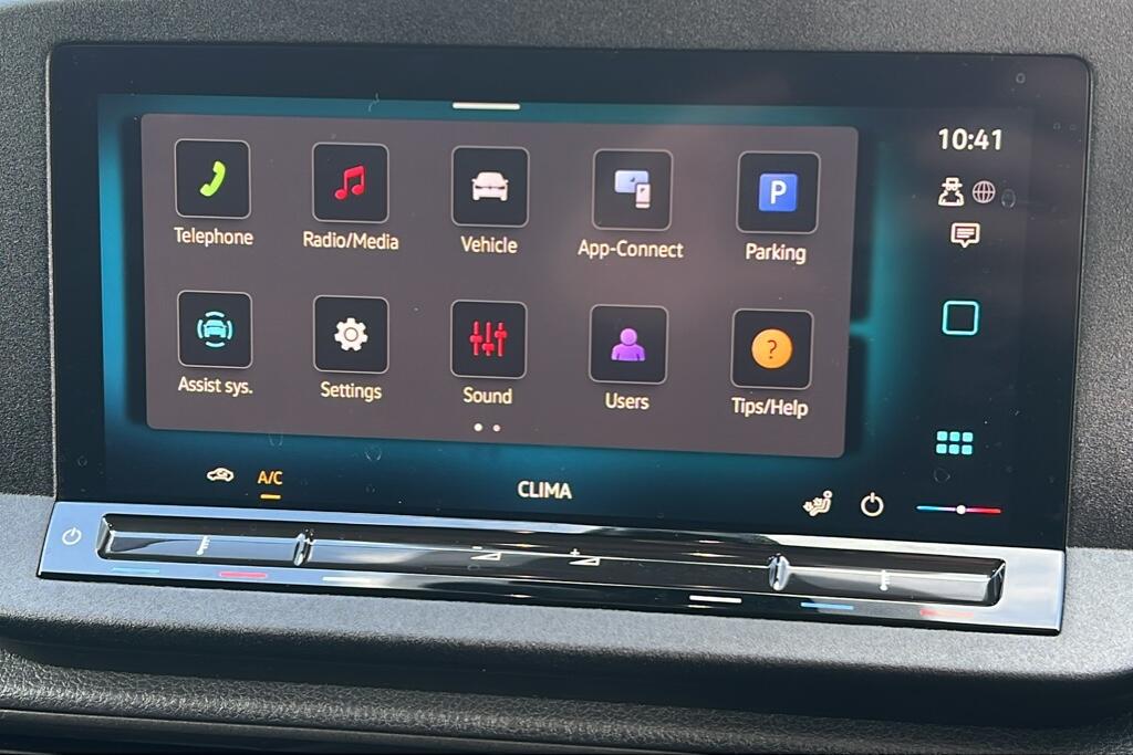 Main listing image - Volkswagen Caddy Maxi