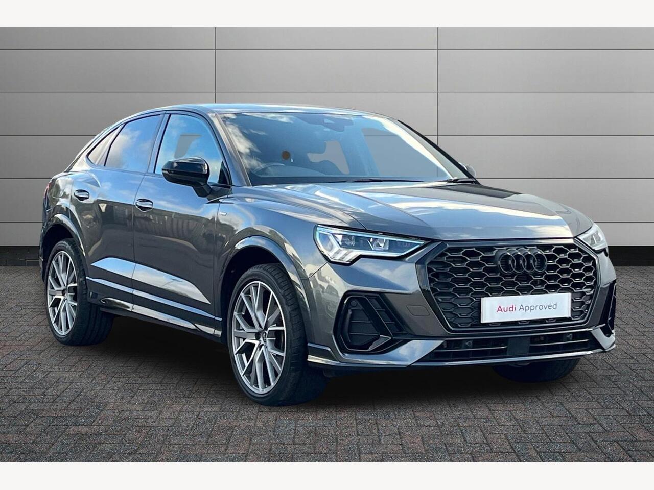 Main listing image - Audi Q3
