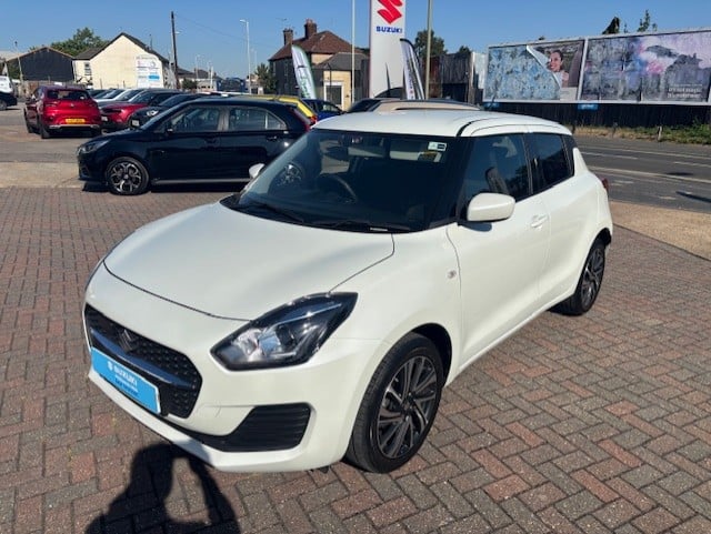 Main listing image - Suzuki Swift