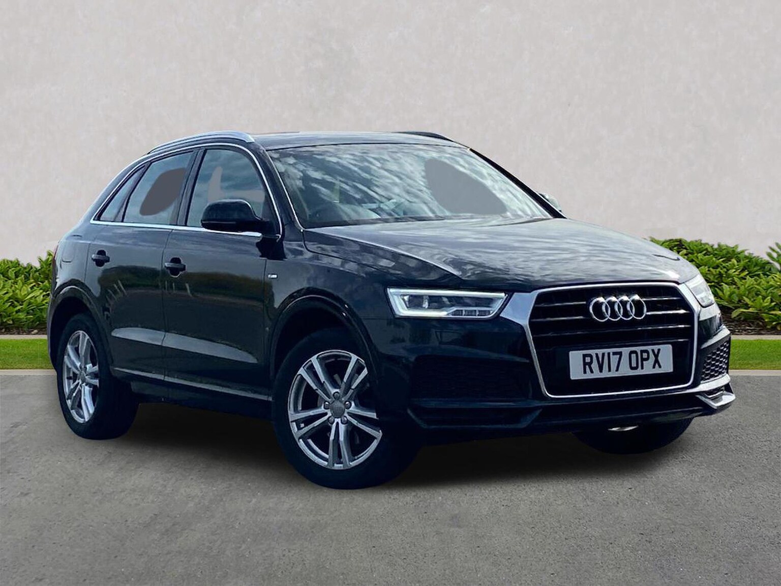 Main listing image - Audi Q3