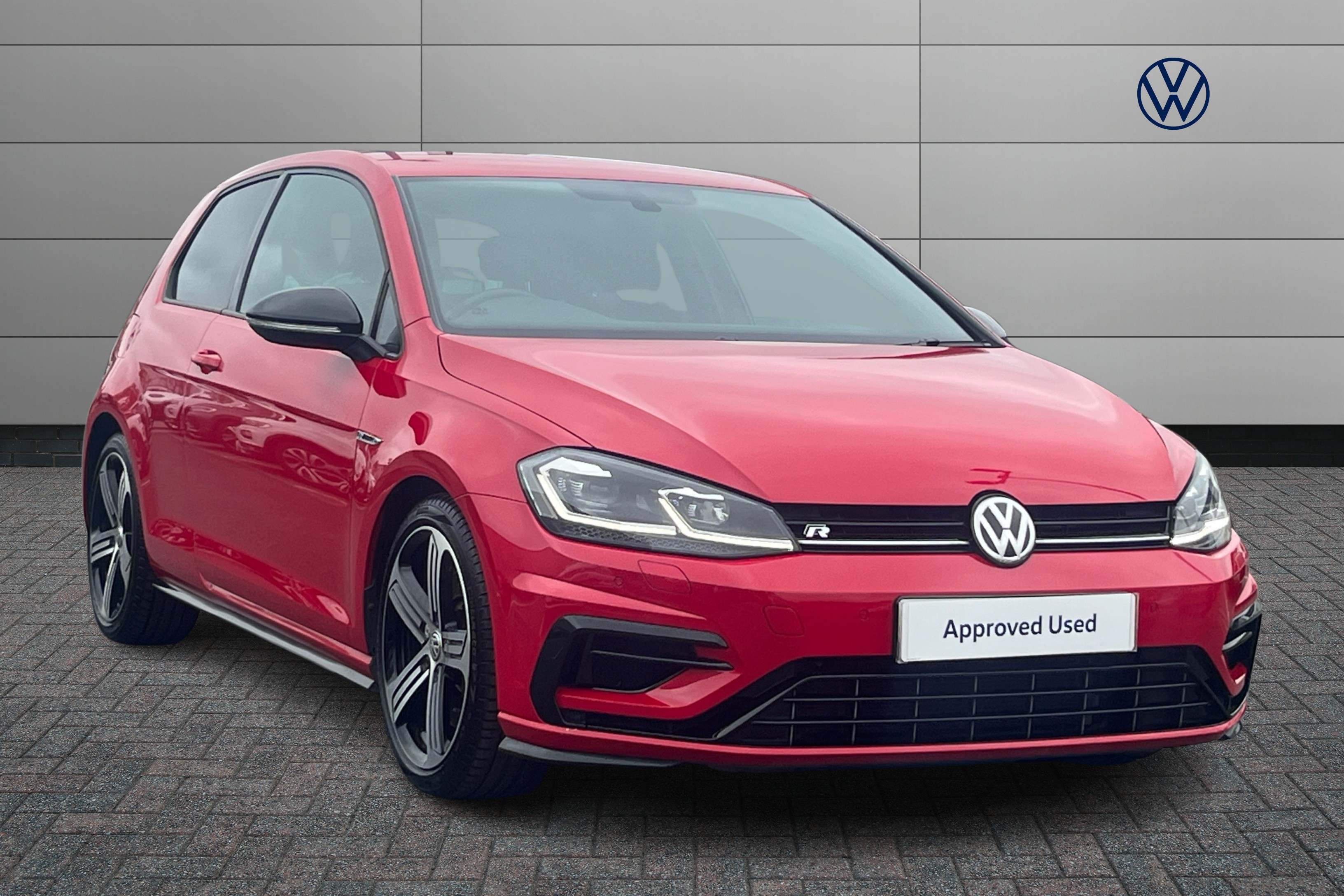 Main listing image - Volkswagen Golf R