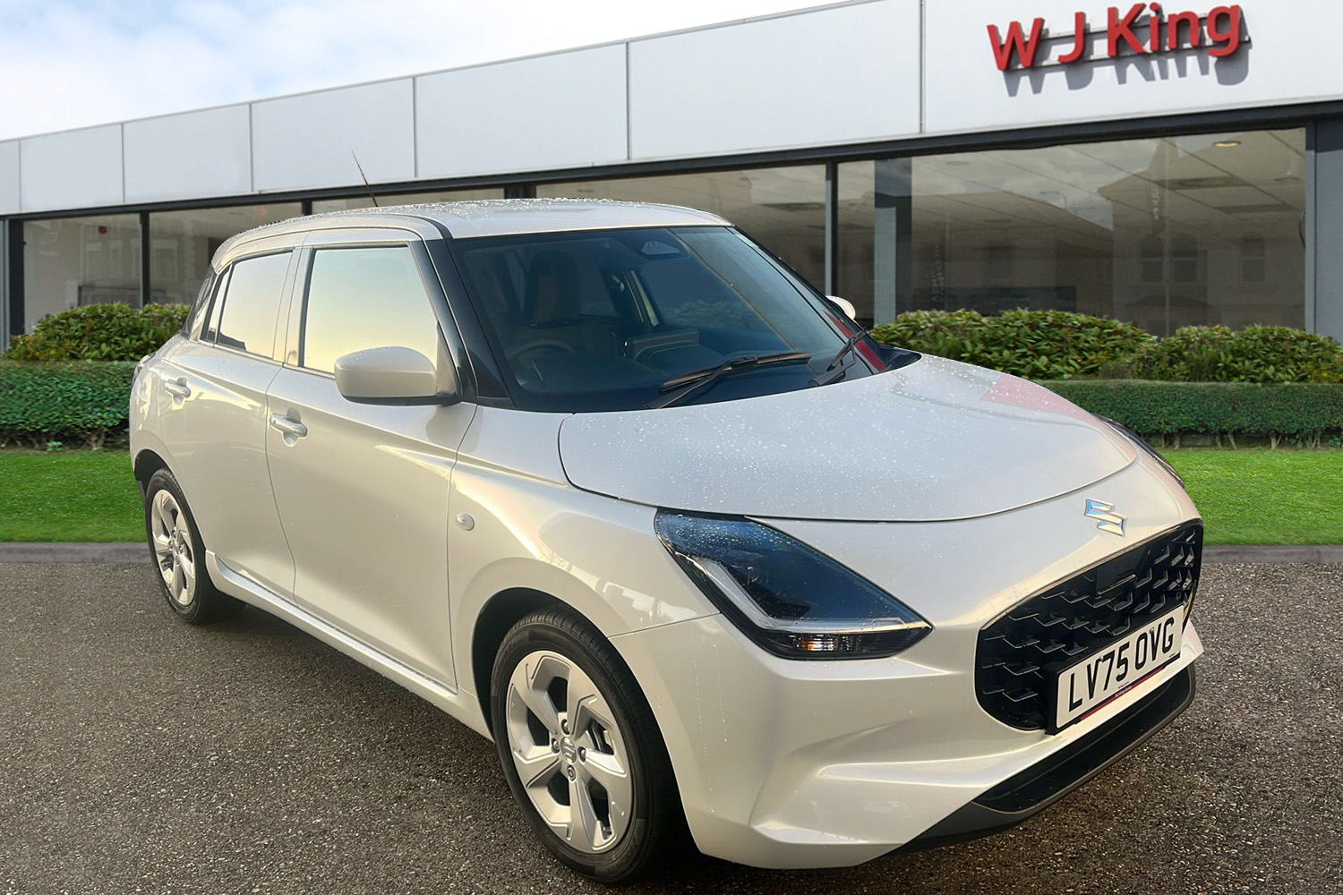 Main listing image - Suzuki Swift