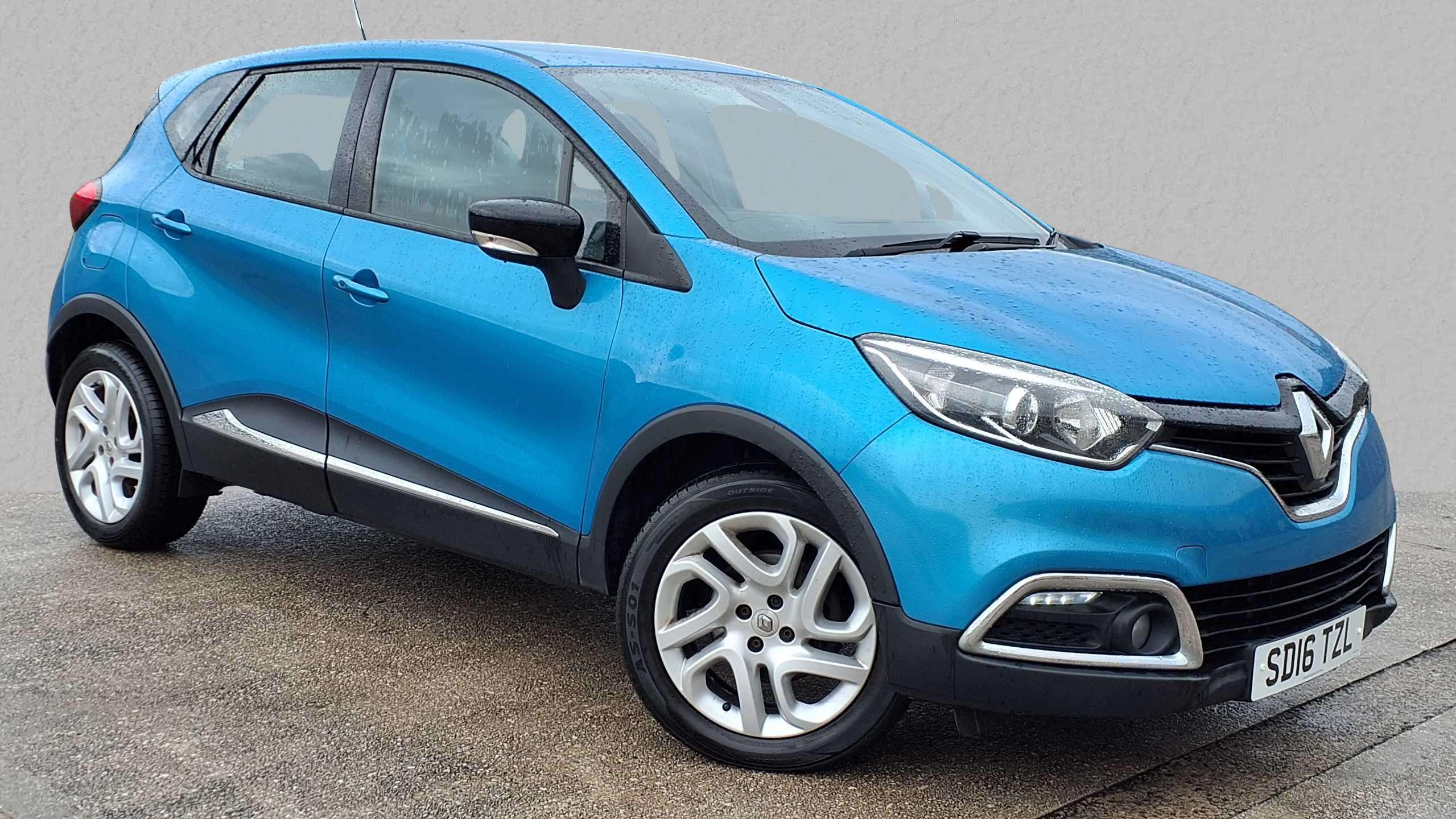 Main listing image - Renault Captur