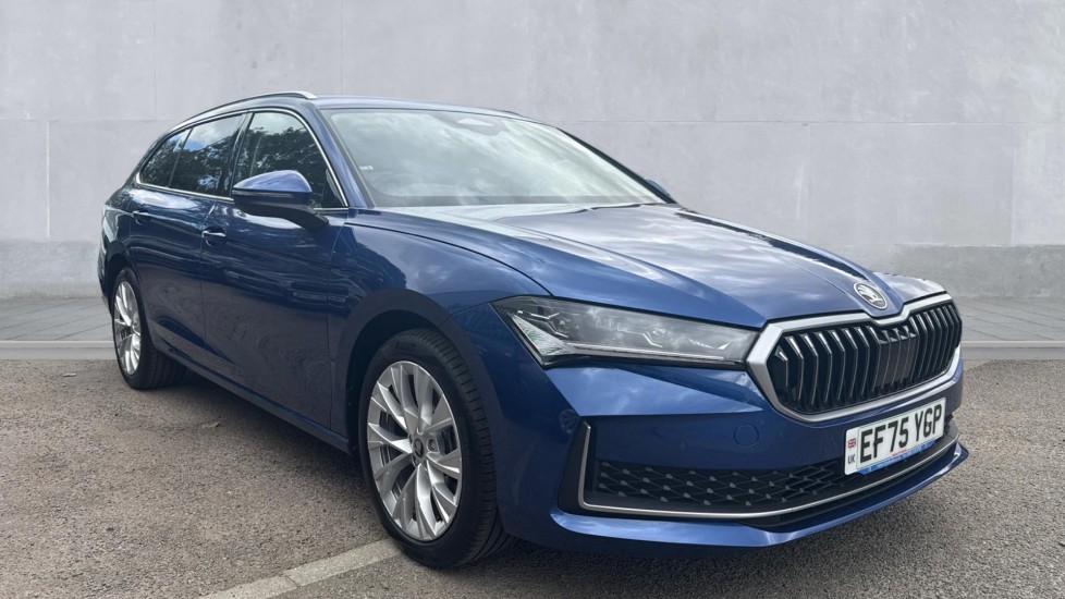 Main listing image - Skoda Superb