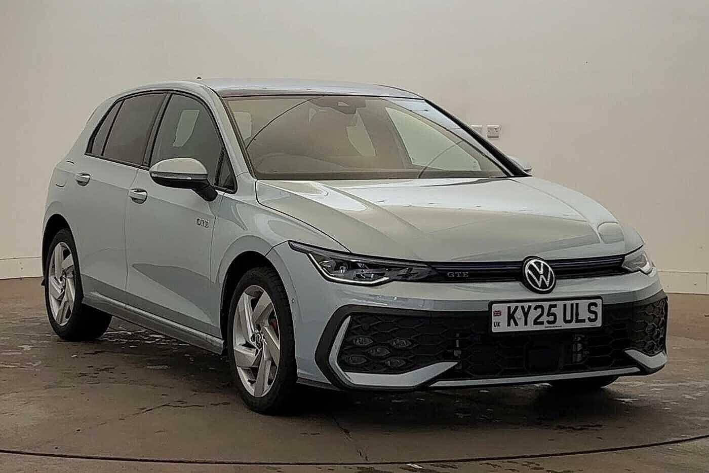 Main listing image - Volkswagen Golf GTE