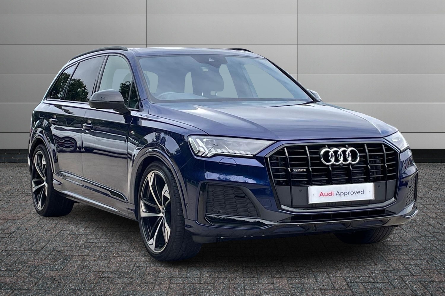 Main listing image - Audi Q7