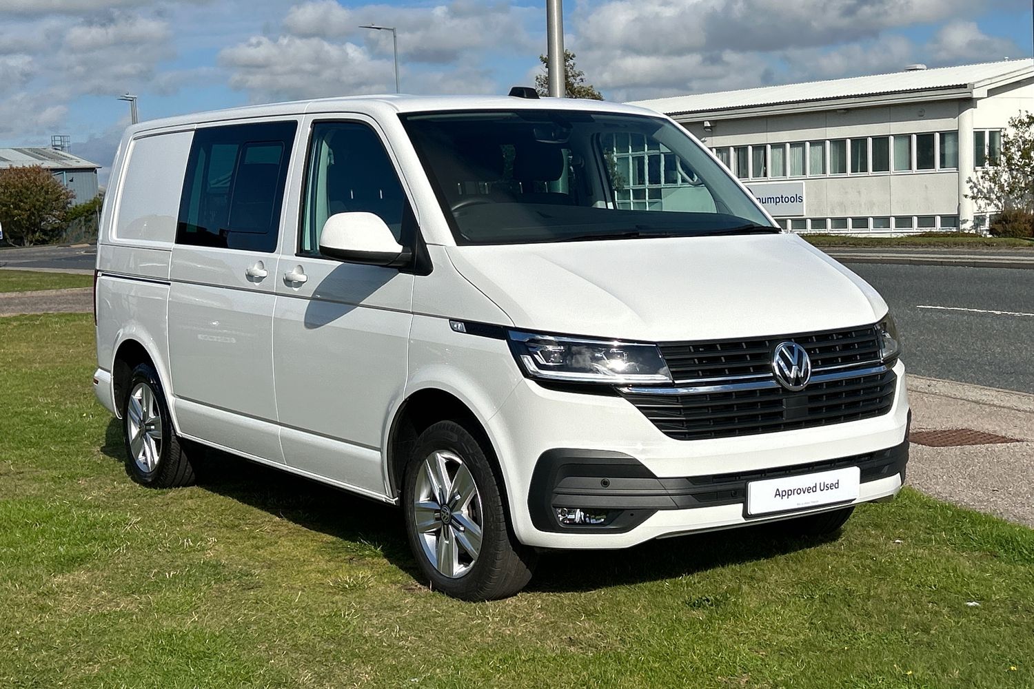 Main listing image - Volkswagen Transporter