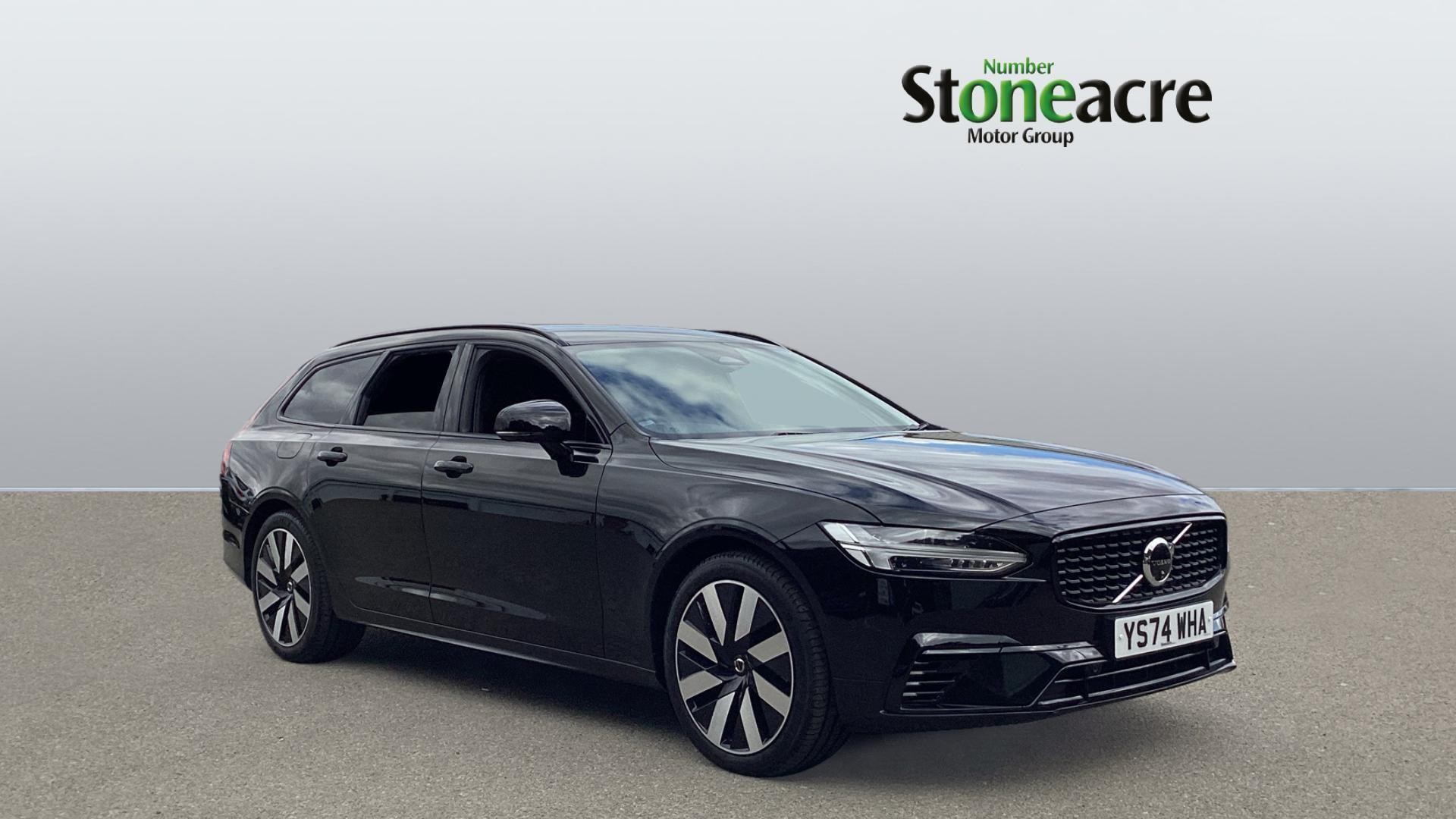 Main listing image - Volvo V90
