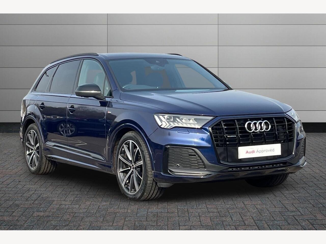 Main listing image - Audi Q7
