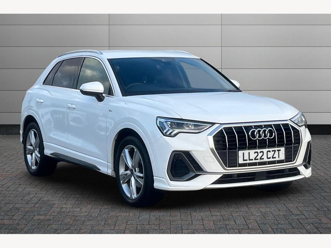 Main listing image - Audi Q3