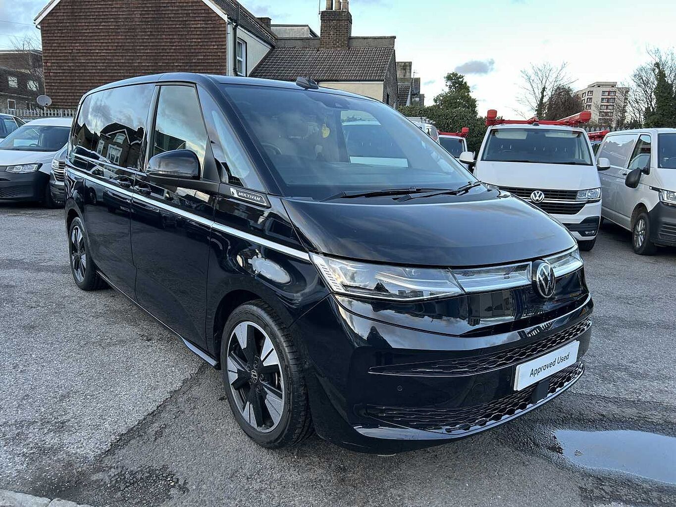 Main listing image - Volkswagen Multivan