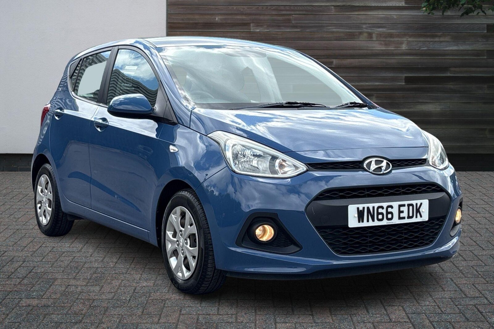 Main listing image - Hyundai i10