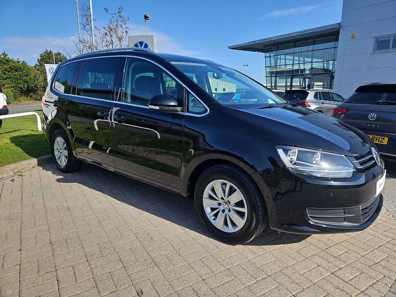 Main listing image - Volkswagen Sharan