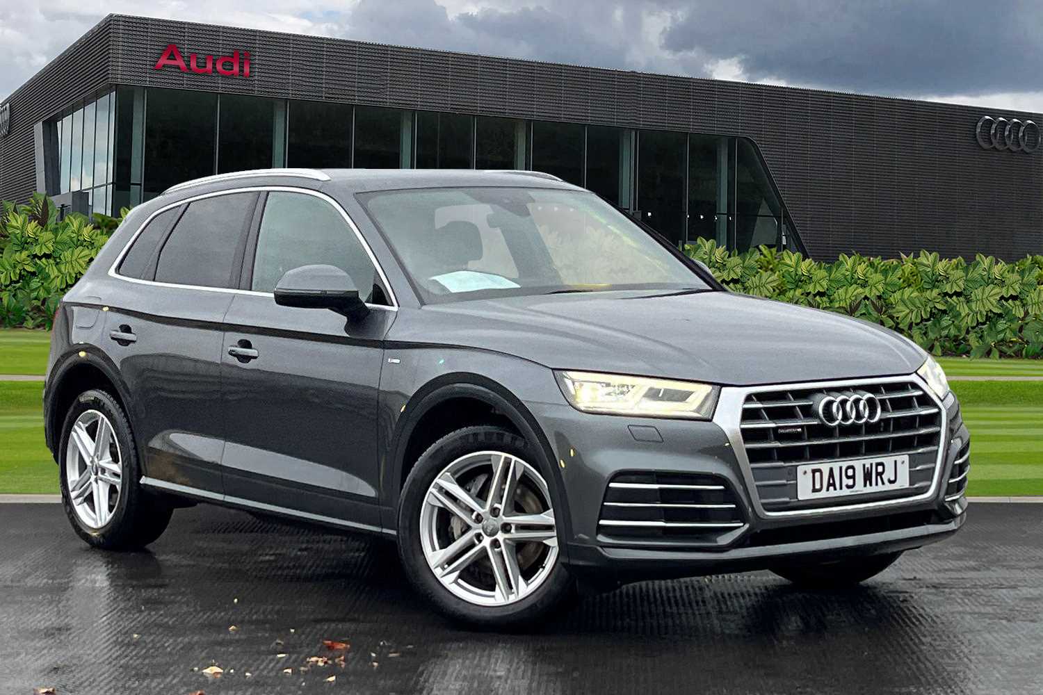 Main listing image - Audi Q5