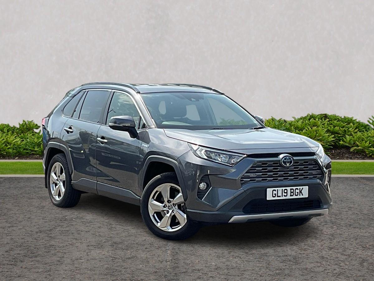 Main listing image - Toyota RAV4
