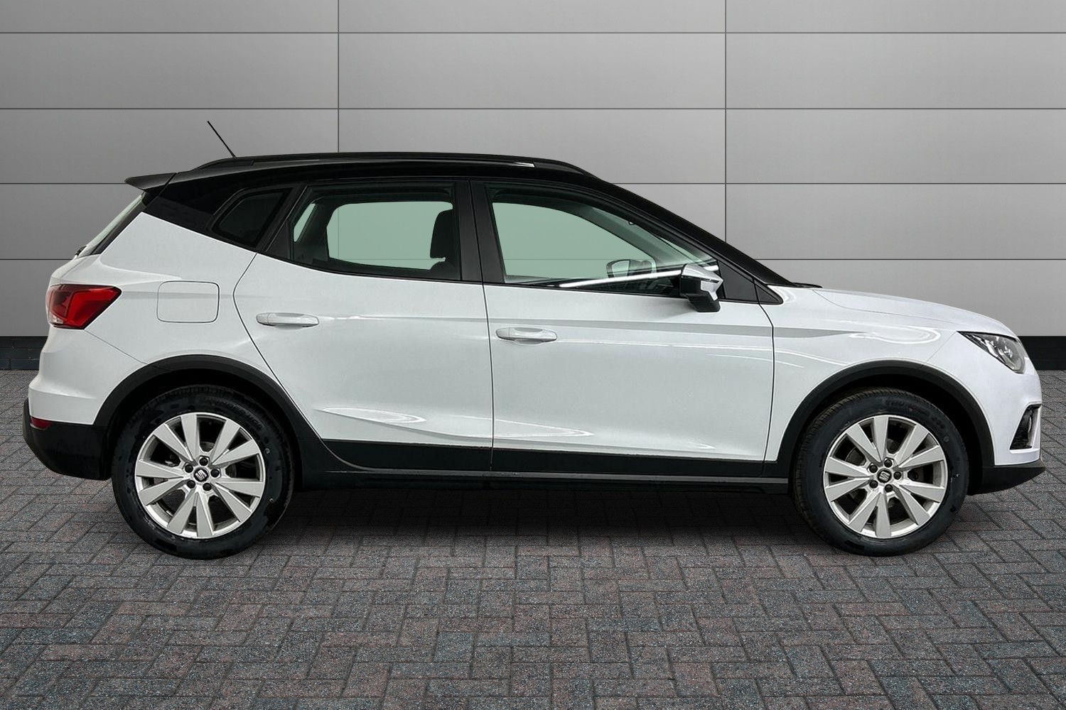 Main listing image - SEAT Arona