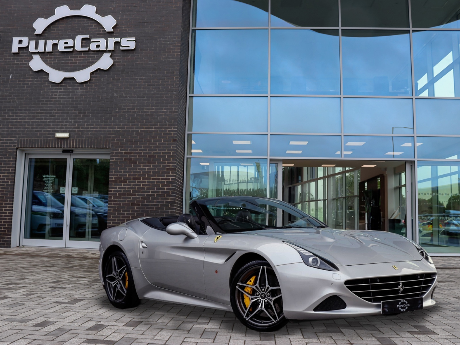 Main listing image - Ferrari California